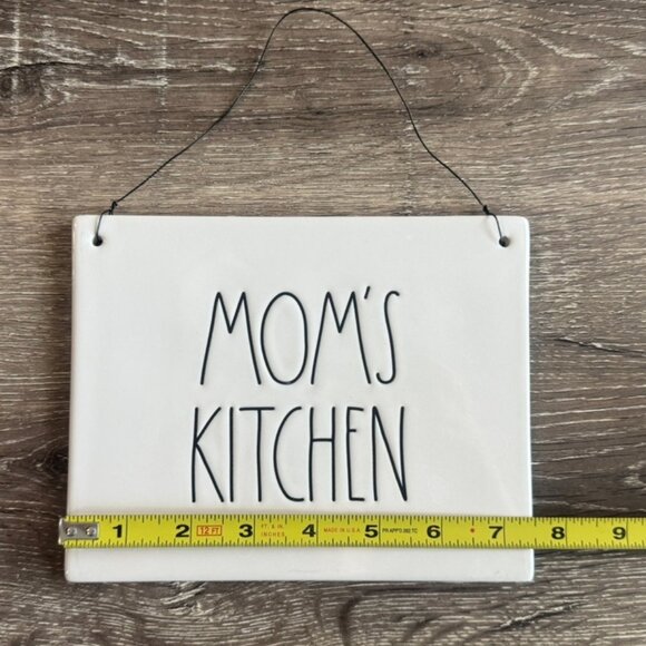 Rae Dunn "Mom's Kitchen" Ceramic Wall Hanging 6.75" - Picture 4 of 6